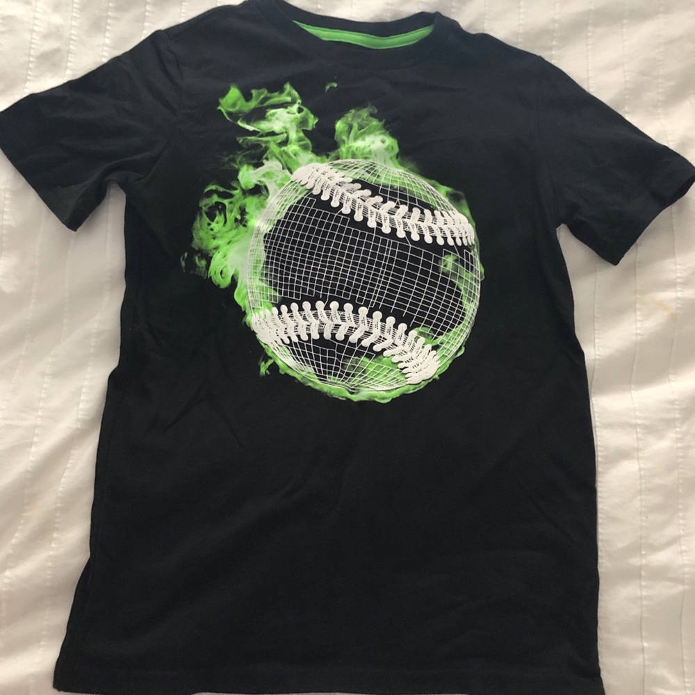 Graphic tee